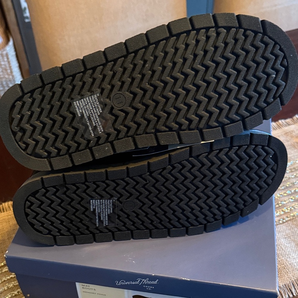 Universal Thread Black Memory Foam Ankle Boots NWT - image 4